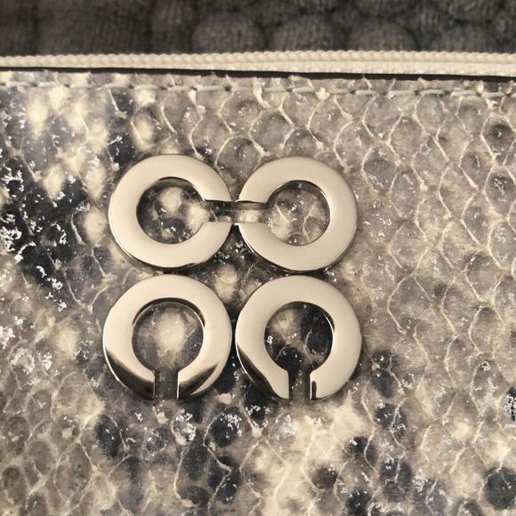 NWOT COACH MINI COIN - Picture 3 of 8